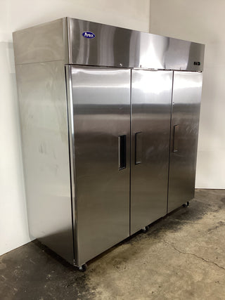 Atosa MBF8003 Upright Freezer - 825670