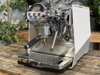 Faemina - 1 Group White - Brand New