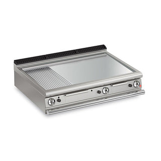 Baron 3 Burner Gas Fry Top With 2/3 Smooth 1/3 Ribbed Chrome Plate And Thermostat Control Q70FTT/G1225