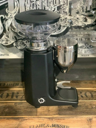 Quamar M80 Push Grinder Black - Brand New