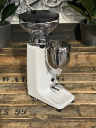 Quamar Q50 Push White - Brand New