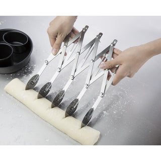 5 Wheel Dough Cutter- Vogue CS850