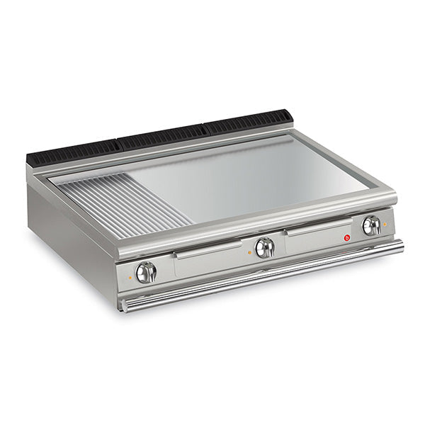 Baron 3 Burner Electric Fry Top With 2/3 Smooth 1/3 Ribbed Chrome Plate And Thermostat Control - 900Mm Depth